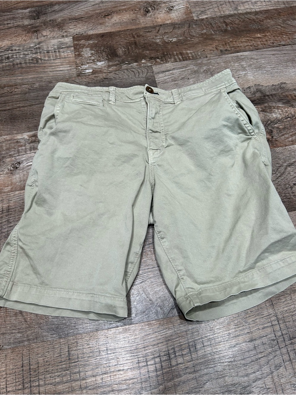 American Eagle Outfitters tan 34 waist Flat Front Chino Shorts